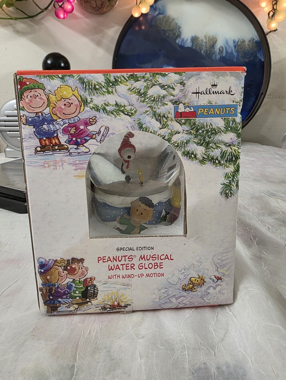 Hallmark Peanuts Musical Water Globe - White/Red Accents